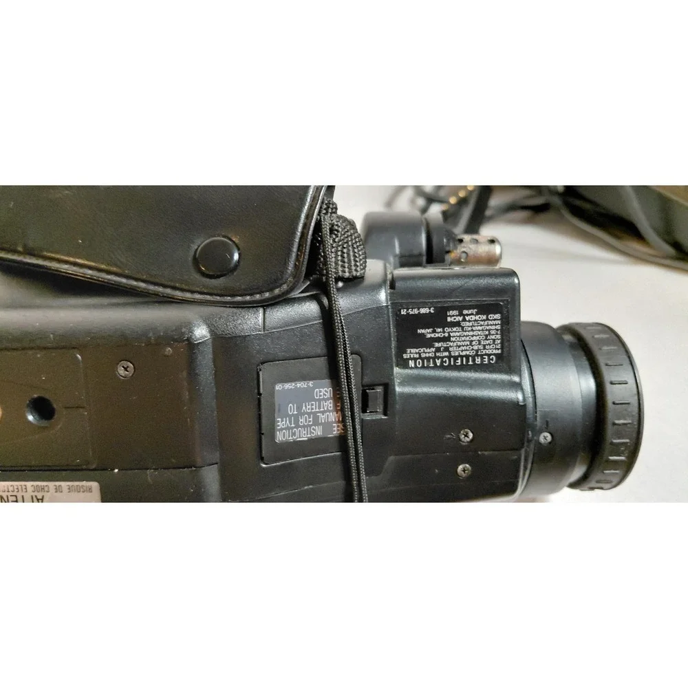 vintage analog Sony Handycam CCDF301 Video 8 & vintage Ambico Bag Untested As Is